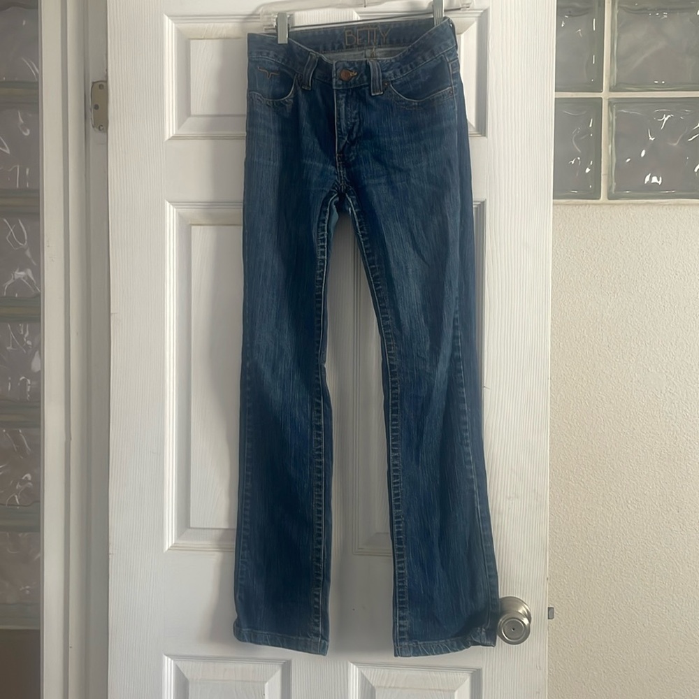 Kimes Betty 2/32. Wear on inner thigh. Easy fix